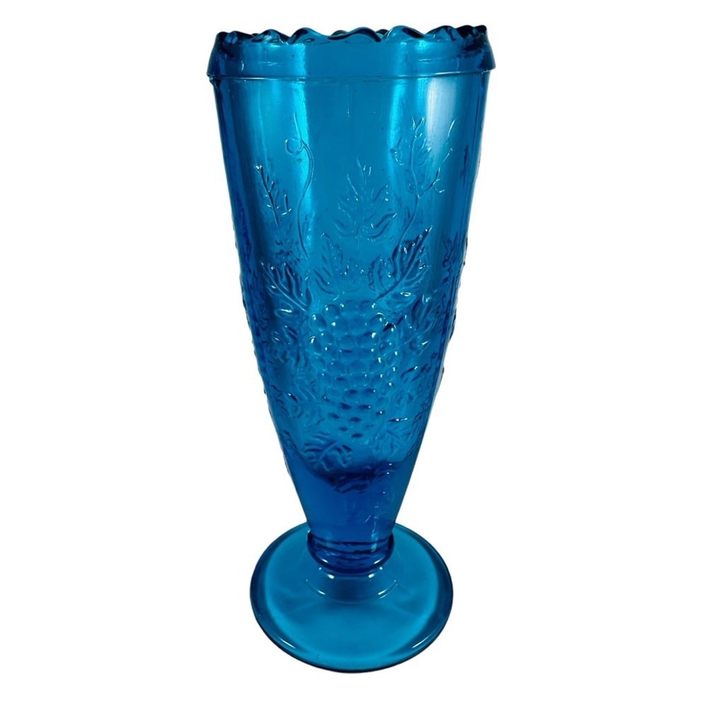 VINTAGE WESTMORELAND BLUE GLASS PANEL GRAPE FOOTED 6.5” VASE